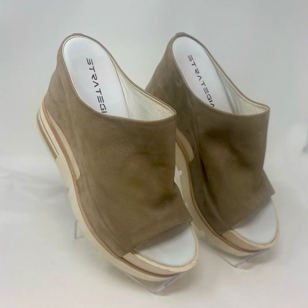 Strategia Italy Taupe Suede Open-Toe Platform Mule Sandal Slides EU 40 Sz 9 9.5